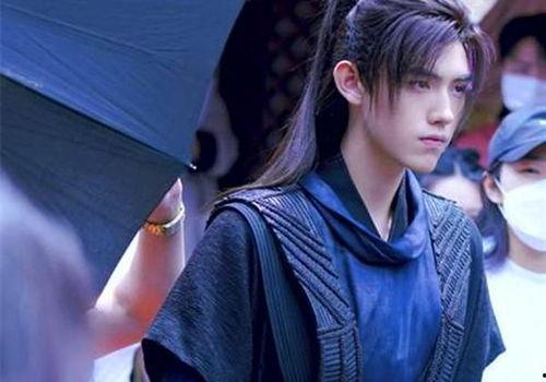 娱乐吃瓜君罗云熙,从“润玉”到“吃瓜君”，娱乐圈的蜕变与成长