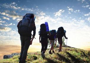 娱乐吃瓜酱老人徒步,探寻老人徒步的乐趣与人生哲学